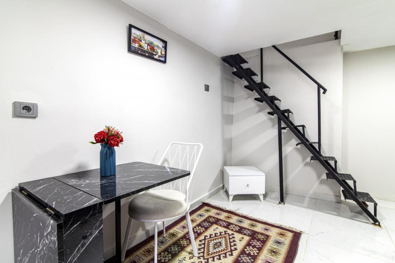 Ferienwohnung Modern Flat In The Heart Of Beyoglu Istanbul Exterior foto
