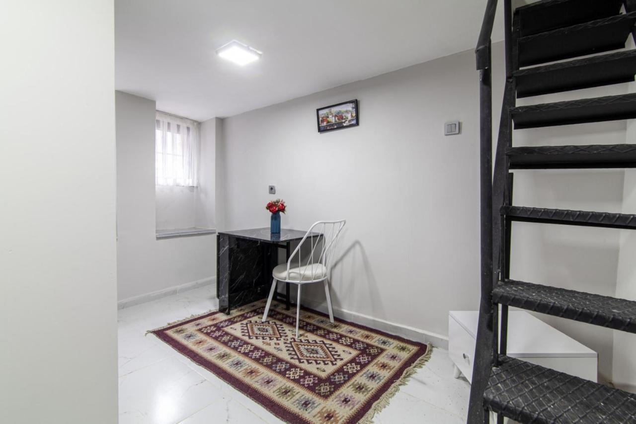 Ferienwohnung Modern Flat In The Heart Of Beyoglu Istanbul Exterior foto